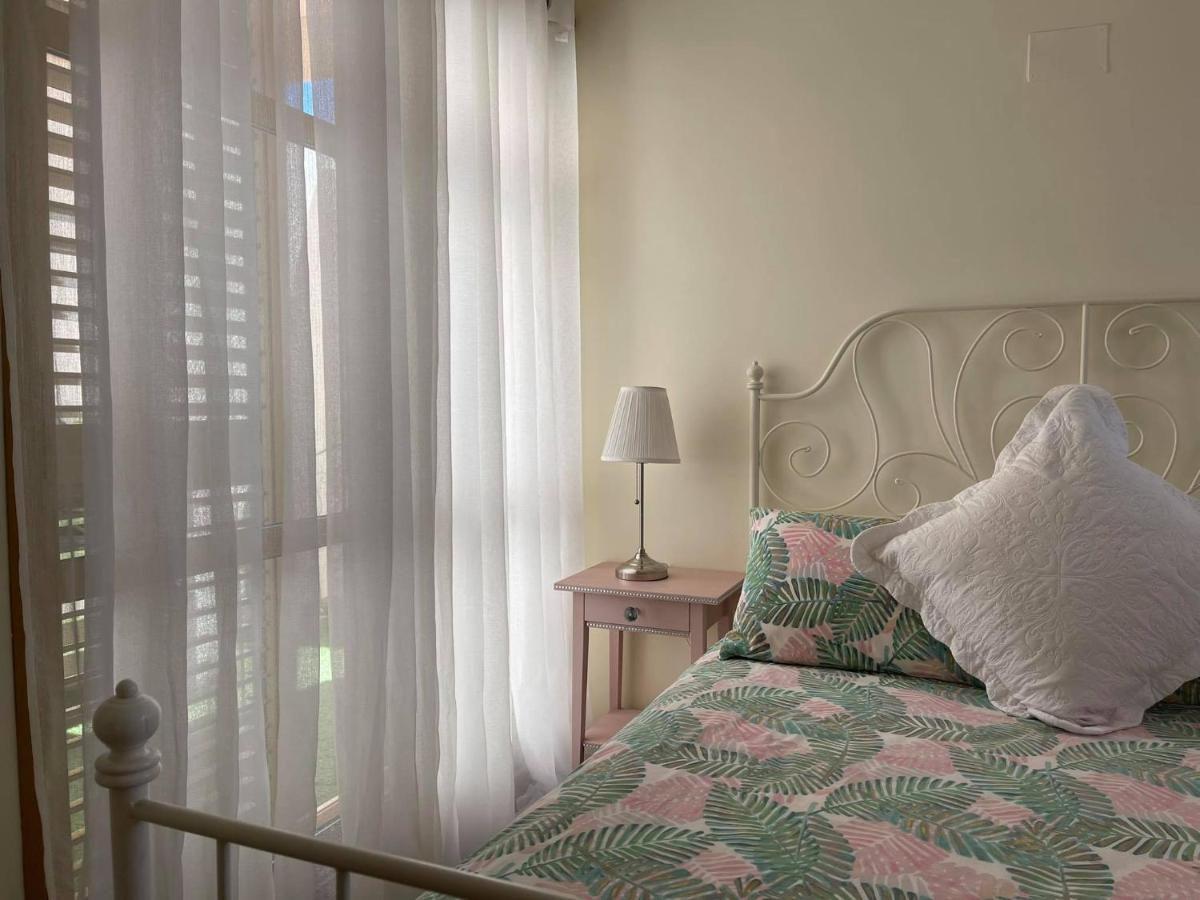 2 Bed Penthouse Apartment - Sea Views - Sleeps 4 菲内斯特拉特 外观 照片